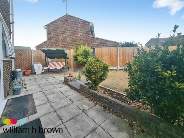 Camellia Close, CHELMSFORD 3 bed semi detached house to rent £1,950 pcm £450 pw