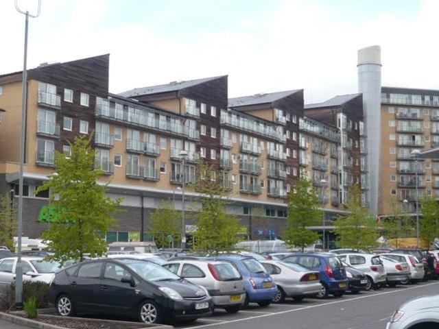 camellia House, Feltham 2 bed flat to rent £1,600 pcm £369 pw