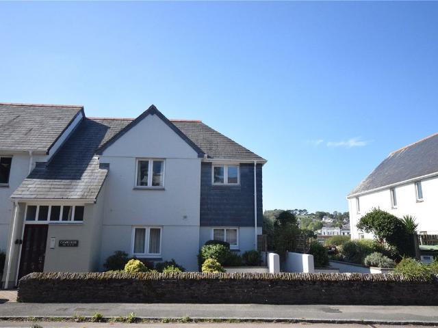Camelside, Egloshayle Road, Wadebridge PL27, 2 bed flat to rent, £1,000 pcm | PrimeLocation