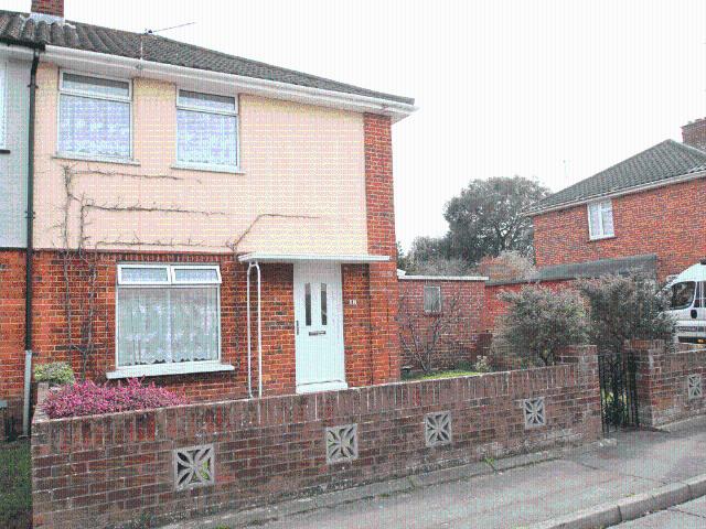 Cameron Close, Gosport, Hampshire 2 bed end of terrace house to rent £1,100 pcm £254 pw