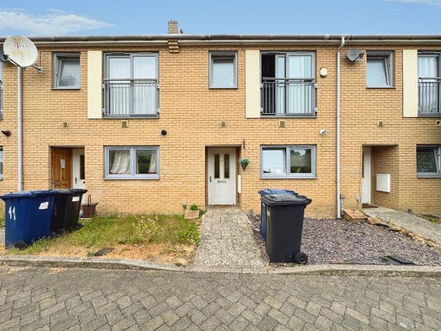 Cameron Crescent, Edgware HA8, 3 bed property to rent, £2,300 pcm | PrimeLocation