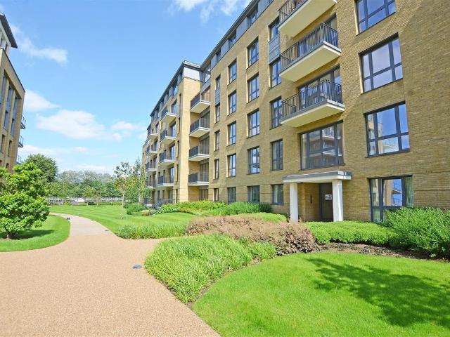 Camera House, Teddington TW11, 2 bed flat to rent, £3,135 pcm | PrimeLocation