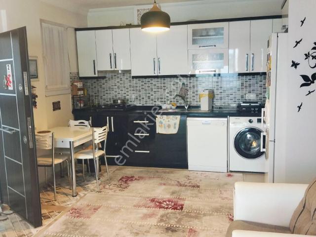 Cami Mahallesi Fırsat Geniş 2+1 Satılık Daire