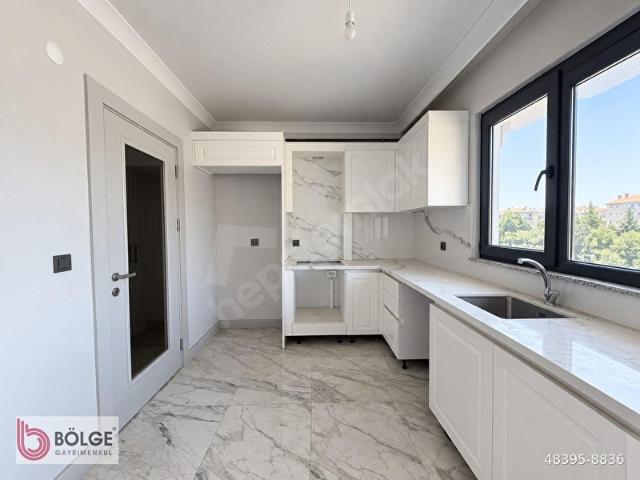 CAMİ MAHALLESİ SAHİL YAKINI 3+1 178M SIFIR FIRSAT BAHÇE DUBLEKS