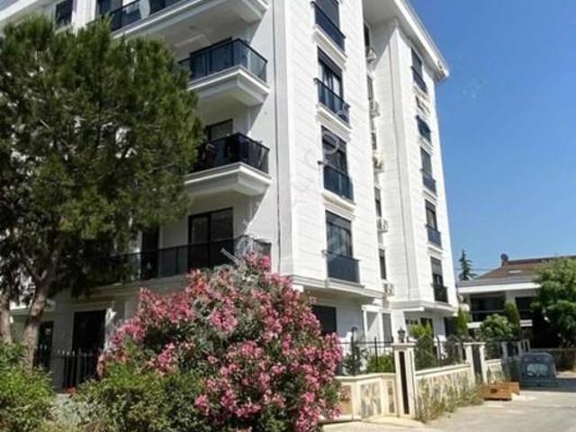 Cami Mahallesi Sahile Yürüme Mesafesinde Satılık 3+1