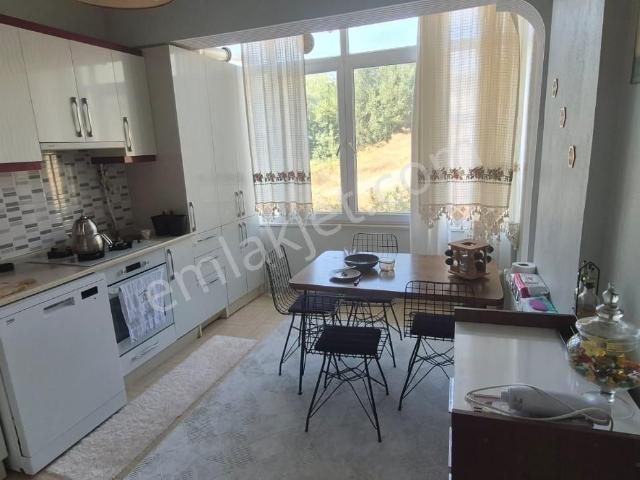 Sahile Yakın Site İçerisinde Asansörlü Balkonlu 3+1 Arakat Daire