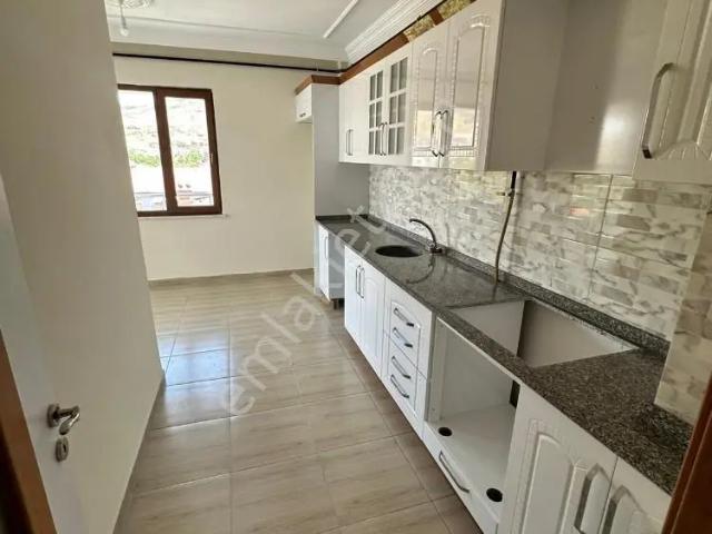 Cami Cedit Mahallesinde Süper Lüx Geniş Kiralık Daire