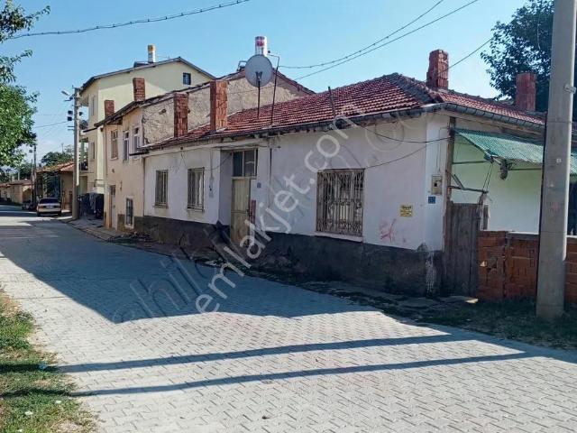 Camiatik Mahallesinde Tek Katlı 3+1 Ve 2+1 Satılık Ev