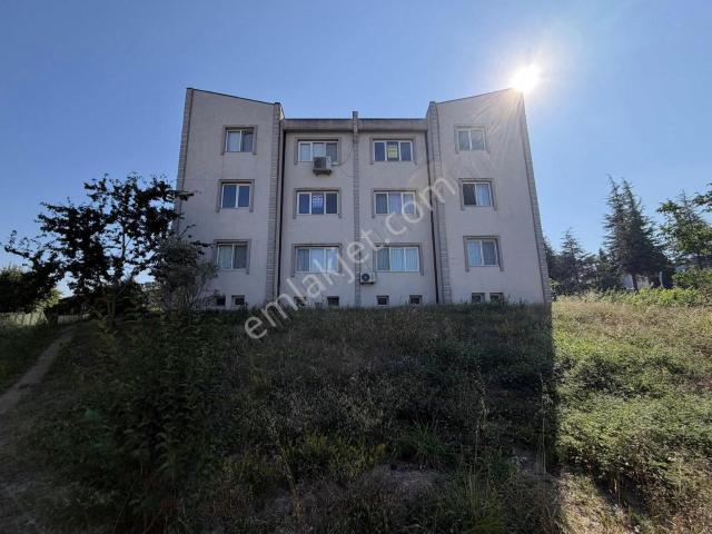 Camili Merkez Satılık 2+1 Tadilatlı Daire