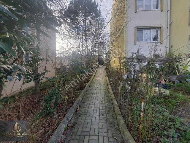 Camili Minibüs Durağı Yanında Manzaralı Kiralık Daire