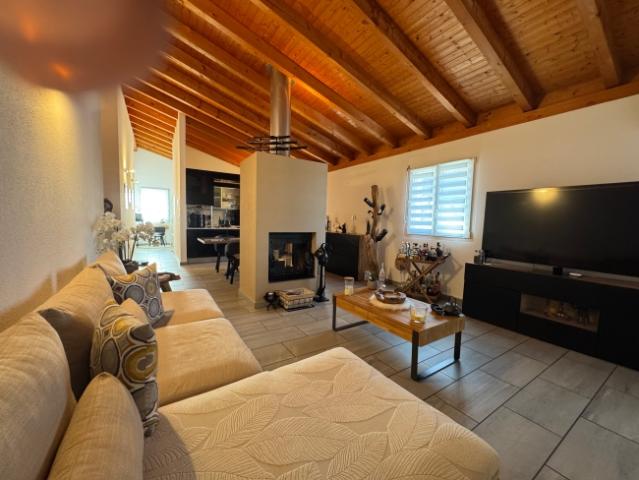 Camino doppia vista, terrazza relax e ascensore con accesso diretto in casa