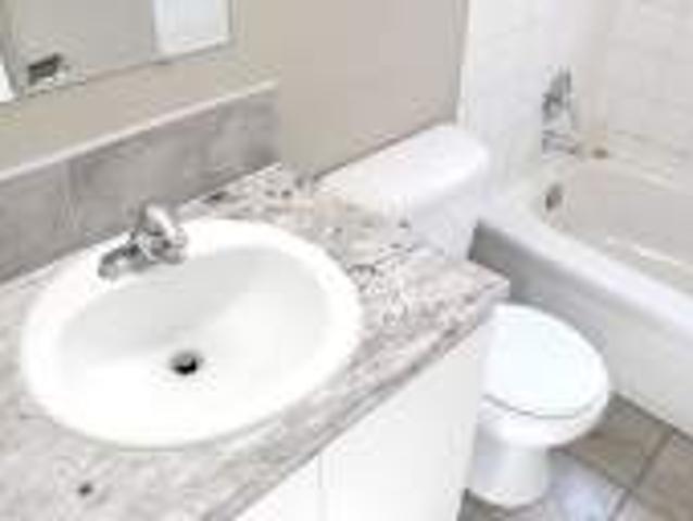 Camino Manor Apartments | 115 Avenue O South