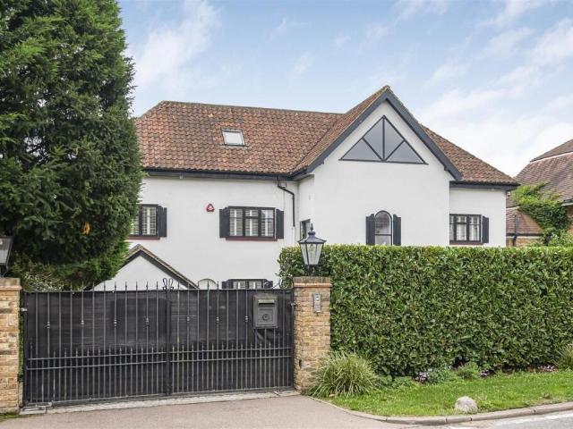 Camlet Way, Hertfordshire EN4 7 bed house to rent £11,483 pcm £2,650 pw