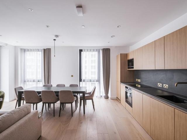 Camley Street London NW1 3 bed flat to rent £6,650 pcm £1,535 pw