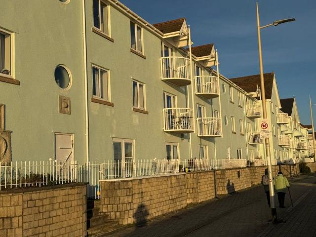 Camona Drive, Swansea SA1, 2 bed flat to rent, £1,695 pcm | PrimeLocation
