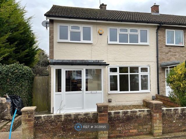 Camp Drive, Dunstable LU5, 3 bed semi detached house to rent, £1,595 pcm | PrimeLocation
