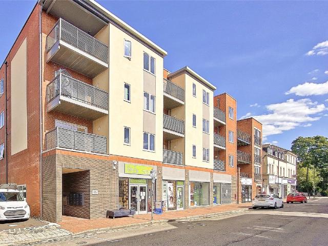 Camp Road, Farnborough, Hampshire GU14, 2 bed flat to rent, £1,325 pcm | PrimeLocation