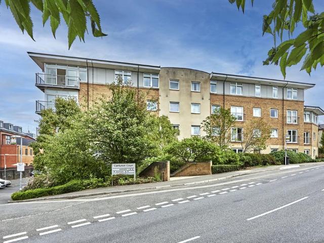 Camp Road, Hertfordshire AL1 2 bed apartment to rent £2,000 pcm £462 pw