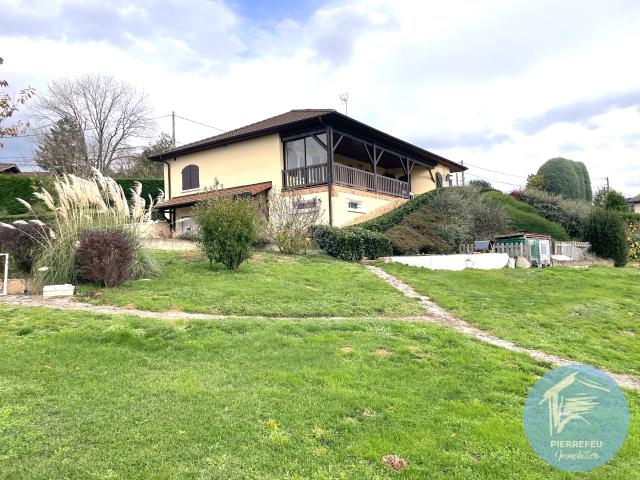 CAMPAGNE, RONNO, 45 MINUTES DE LYON, PLAIN PIED,126 M2 HABITABLE, VUE PANORAMIQUE, 2 GARAGES, 3020 M2 TERRAIN