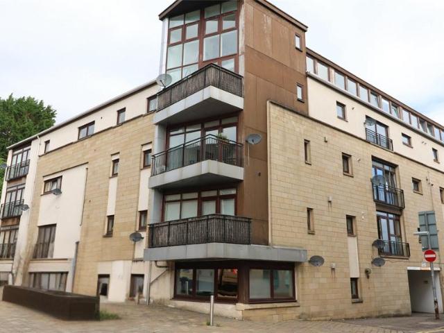 Campbell Close, Hamilton, South. 2 bed apartment to rent £850 pcm £196 pw