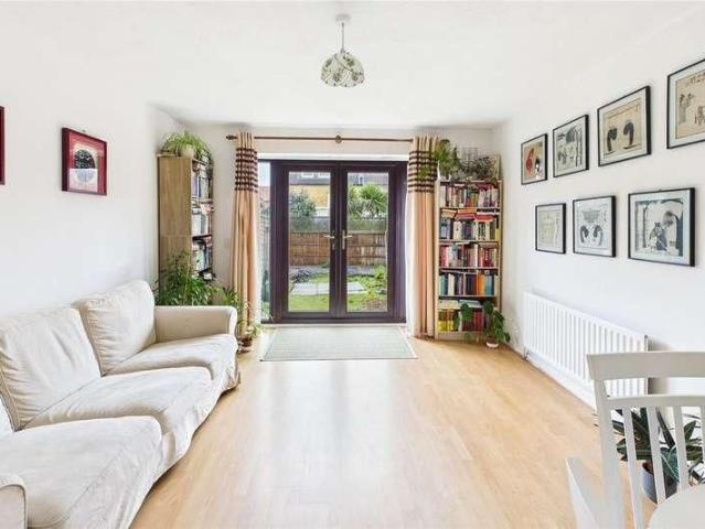 Campbell Close, London, SW16