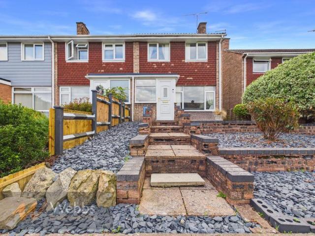 Campbell Close, Rugeley WS15 3 bed end of terrace house to rent £1,100 pcm £254 pw