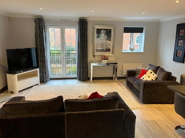 Campbell Drive, CARDIFF 3 bed townhouse to rent £1,800 pcm £415 pw