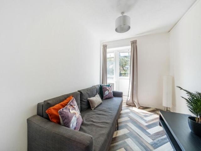 Campbell House, Churchill Gardens SW1V, 4 bed flat to rent, £4,250 pcm | PrimeLocation