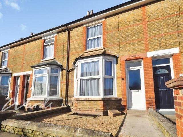 Campbell Road Maidstone ME15 3 bed terraced house to rent £1,550 pcm £358 pw