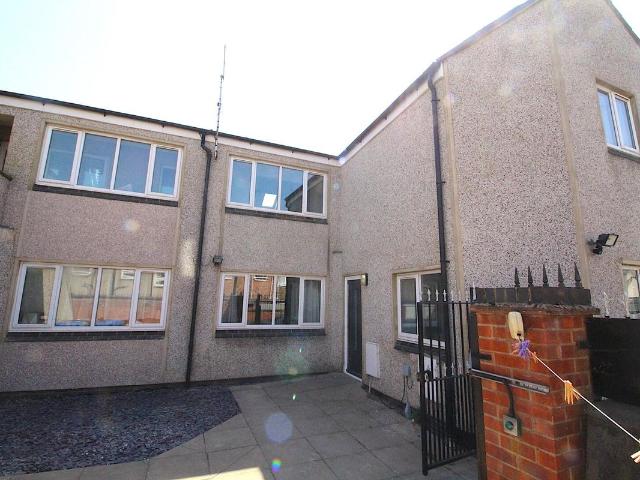 Campbell Street, Rugby CV21, 2 bed flat to rent, £950 pcm | PrimeLocation
