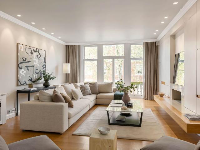 Campden Hill Court, London W8, 4 bed flat to rent, £21,667 pcm | PrimeLocation