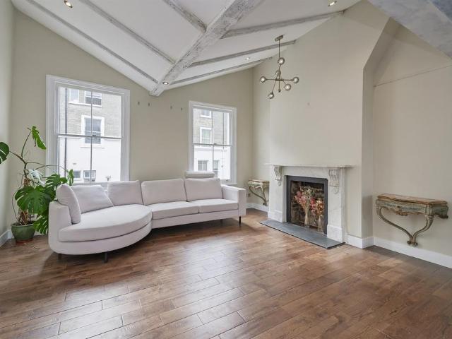Campden Hill Road, London, W8 3 bed detached house to rent £10,998 pcm £2,538 pw