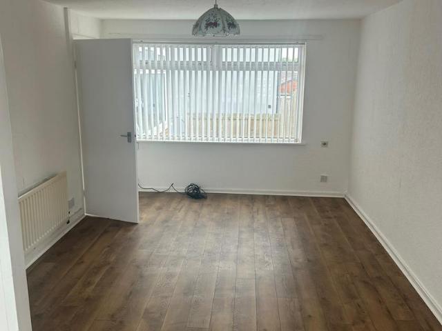 Camperdown Road, Newcastle Upon Tyne NE5 3 bed semi detached house to rent £900 pcm £208 pw