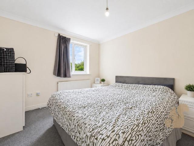 Campernell Close, Brightlingsea CO7, 2 bed flat to rent, £995 pcm | PrimeLocation