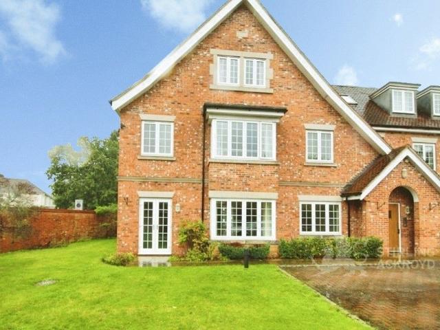 Camphill Road, West Byfleet, Surrey KT14, 2 bed flat to rent, £1,900 pcm | PrimeLocation