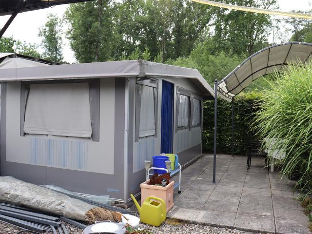 Campinghaus am Neuenburgersee