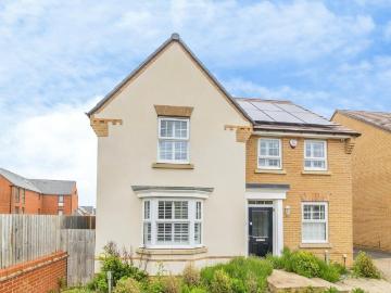 Campion Close, Milton Keynes, MK17 4 bed detached house to rent £2,400 pcm £554 pw