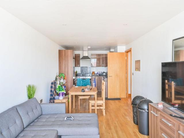 Campion House, Limehouse, London E14, 2 bed flat to rent, £2,384 pcm | PrimeLocation