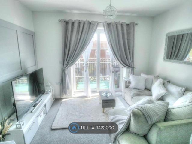 Campion Square, Dunton Green, Sevenoaks TN14, 2 bed flat to rent, £1,650 pcm | PrimeLocation