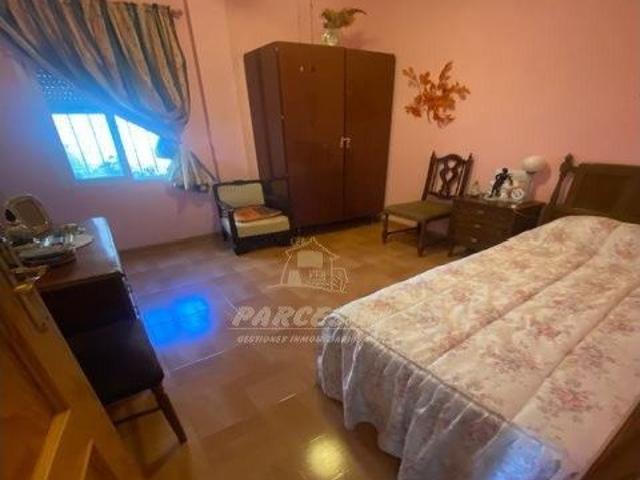 CAMPIÑUELA Parcela de terreno de unos 800 m2 con casa de unos 80 m2