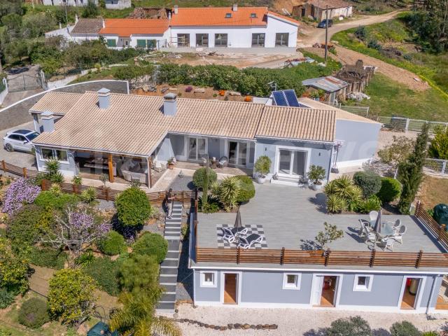 Campo | Villa T3Beautiful em Marmelete para venda Monchiqu. 240m² Marmelete