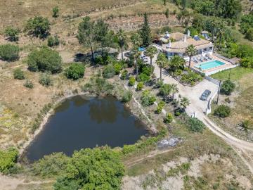Campo | Estância de Luxo T3 com Lago Privado perto de Lagos. 277m² Marmelete