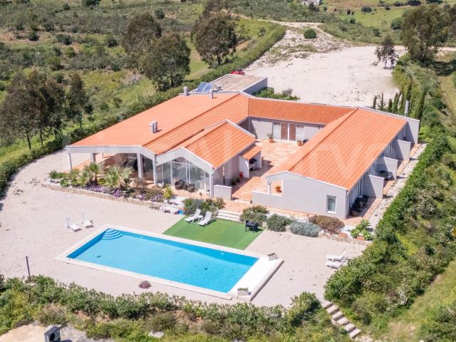 Campo | Fazenda de Luxo de 271 hectares T5 em Monte Ruivo, B. 497m² Odiáxere
