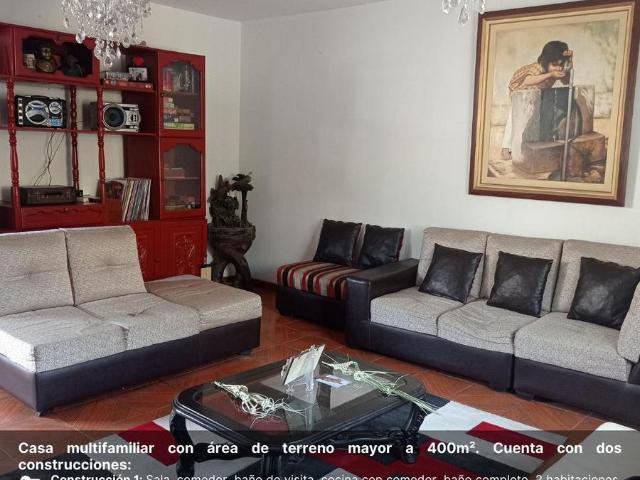 CAMPOY: Venta de amplia casa multifamiliar