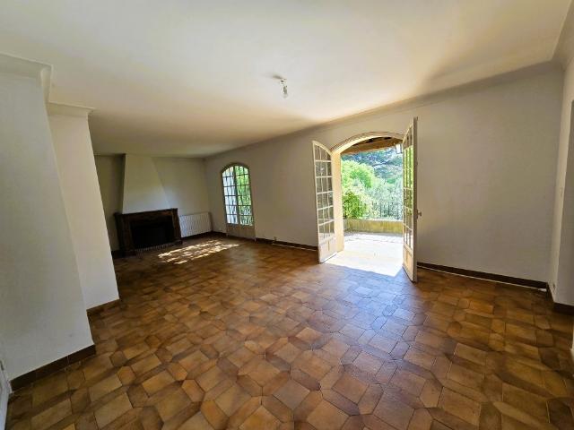Camplanier ! Spacieuse villa T7 Terrain 806m2 Calme absolu