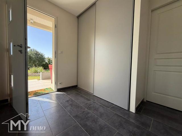 Camps Sur L'isle: Maison contemporaine avec 4 chambres, bur. 163m² Camps sur l'Isle