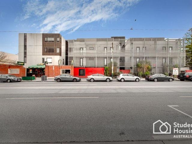 Campuswalk One Walk to Monash Caulfield Three bedrooms apartment, leased by bedroom