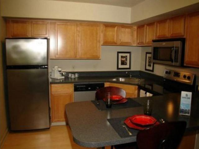 Campus Court at Knollwood 1 Bedroom Apartment for Rent at 1701 Knollwood Ave, Kalamazoo, MI 49006 Knollwood