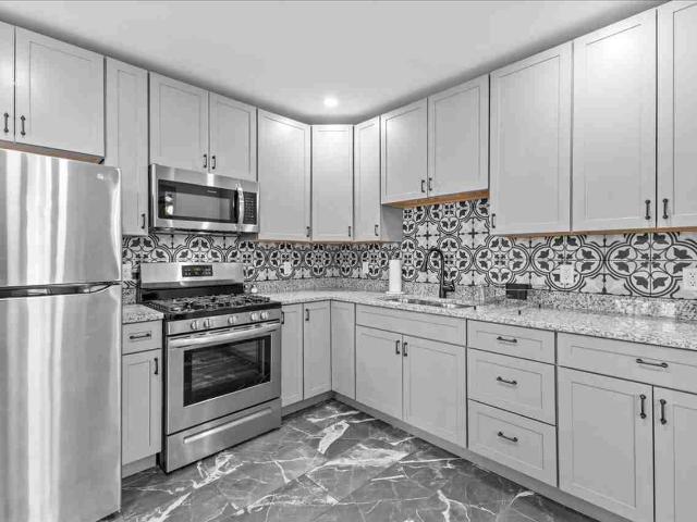 Campus Ct 4 Bedroom Apartment for Rent at 416 Pearl St, Burlington, VT 05401 Old North End