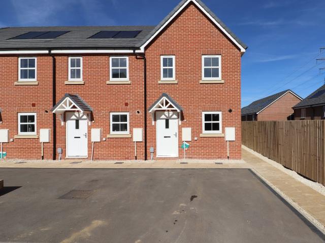 Camshaws Road, Lincoln LN2, 2 bed end terrace house to rent, £1,150 pcm | PrimeLocation